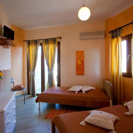 Polydor Apartman Toló